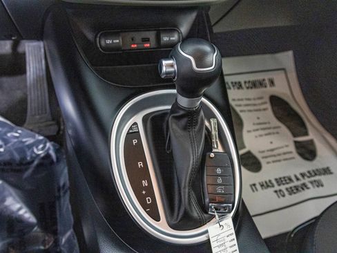 Used 2015 Kia Soul image 23