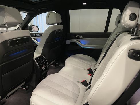 Used 2026 BMW X7 xDrive40i w/ Premium Package AWD/4WD image 21