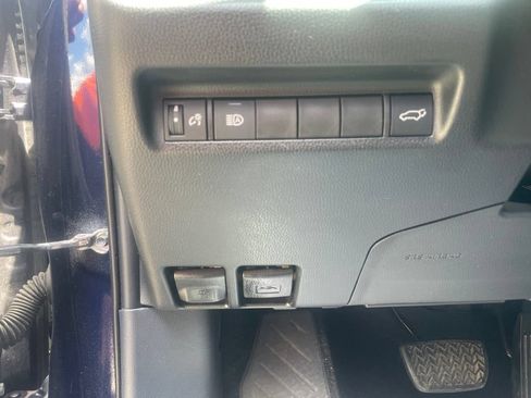 Used 2019 Toyota RAV4 XLE Premium FWD image 20