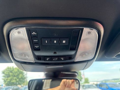 Used 2025 Dodge Durango R/T AWD/4WD image 29