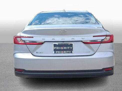 Used 2025 Toyota Camry LE FWD image 5