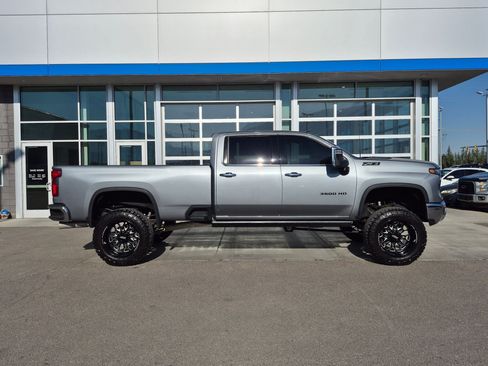 Used 2024 Chevrolet Silverado 3500 LTZ w/ LTZ Premium Package AWD/4WD image 2