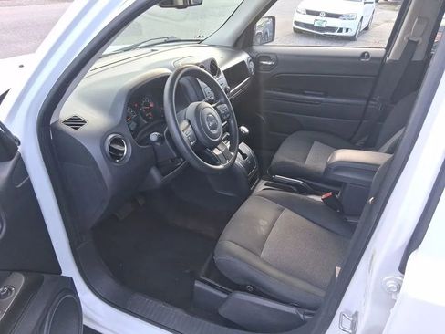 Used 2014 Jeep Patriot Sport w/ Power Value Group image 9