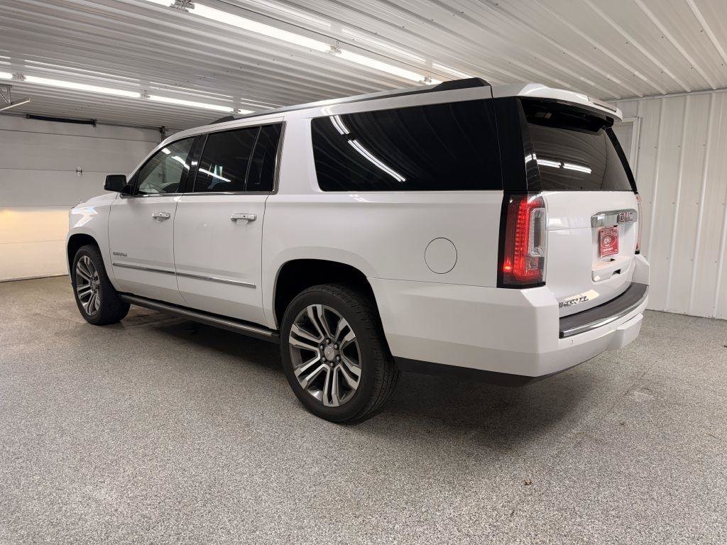Used 2019 GMC Yukon XL Denali w/ Denali Ultimate Package AWD/4WD image 5