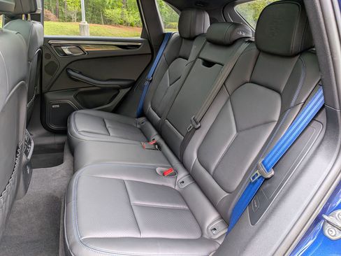Certified 2025 Porsche Macan Turbo AWD/4WD image 25