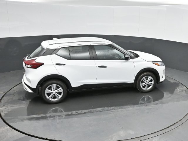 Used 2025 Nissan Kicks Play S FWD image 27