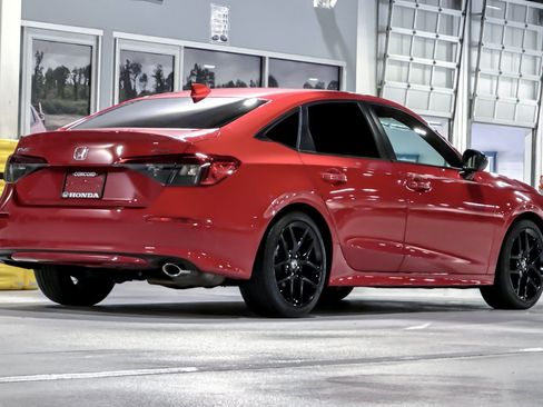 Used 2024 Honda Civic Sport image 9