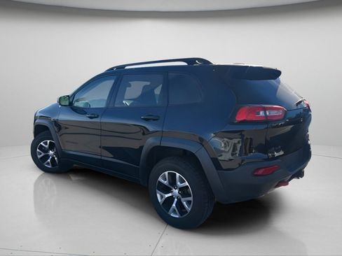Used 2018 Jeep Cherokee Trailhawk AWD/4WD image 11