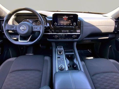 Used 2025 Nissan Pathfinder SV AWD/4WD image 7