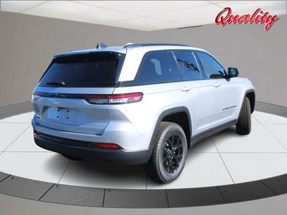 New 2025 Jeep Grand Cherokee Altitude w/ Trailer Tow Package