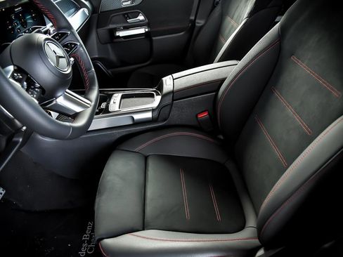 Certified 2025 Mercedes-Benz GLB 250 4MATIC image 11