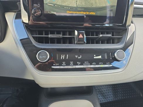 Used 2023 Toyota Corolla LE image 25