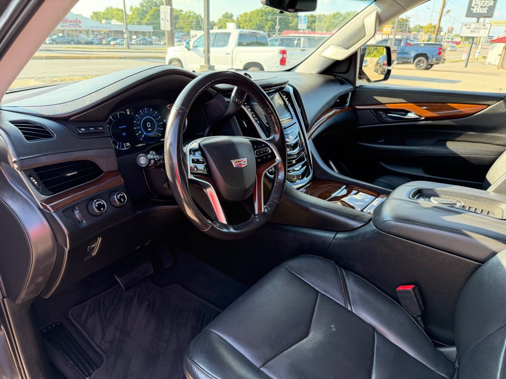 Used 2018 Cadillac Escalade ESV Premium Luxury AWD/4WD image 28