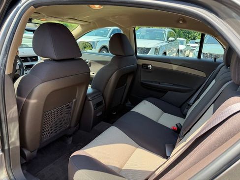 Used 2010 Chevrolet Malibu LS FWD image 10