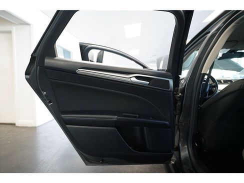 Used 2019 Ford Fusion SE image 14