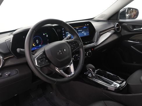 Used 2024 Chevrolet Trax ACTIV w/ Driver Confidence Package image 23