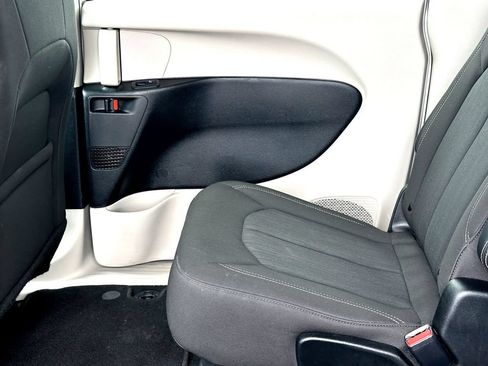 Used 2024 Chrysler Voyager LX FWD image 26