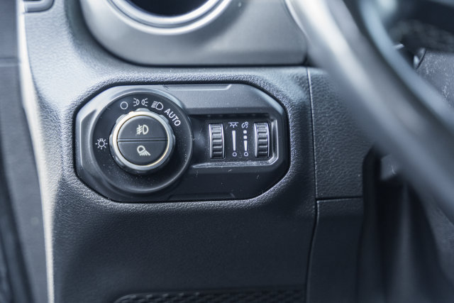 Used 2020 Jeep Gladiator Overland AWD/4WD image 42