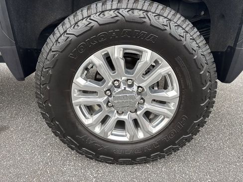 Used 2023 GMC Sierra 3500 Denali w/ Denali Ultimate Package image 11