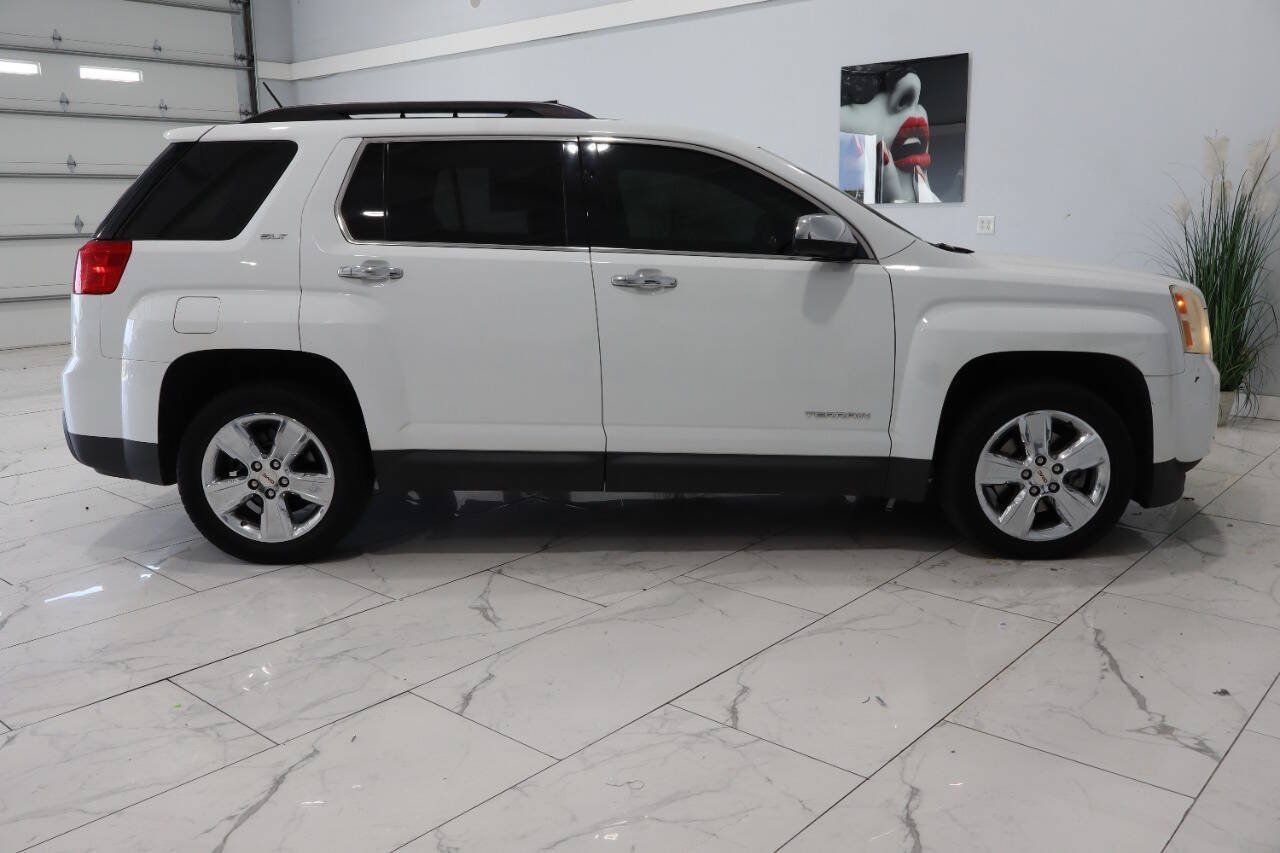 Used 2015 GMC Terrain SLT w/ Chrome Edition FWD image 2