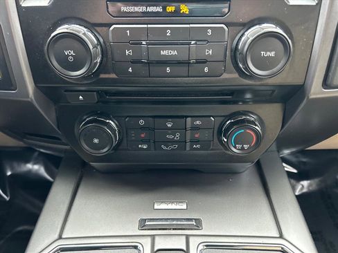 Used 2015 Ford F150 XLT w/ Equipment Group 302A Luxury image 27