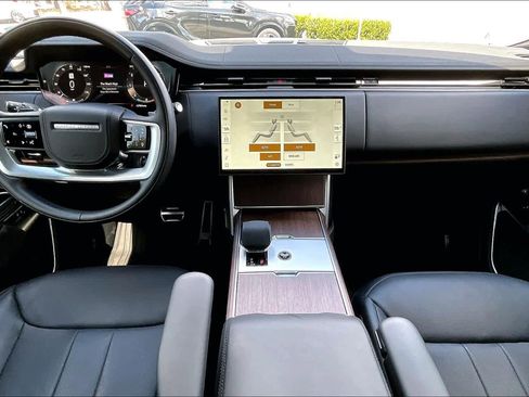 Used 2025 Land Rover Range Rover SE AWD/4WD image 27