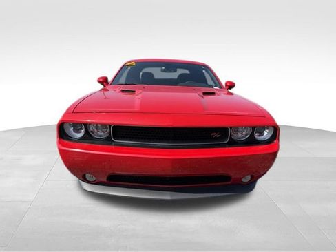 Used 2014 Dodge Challenger R/T RWD image 9