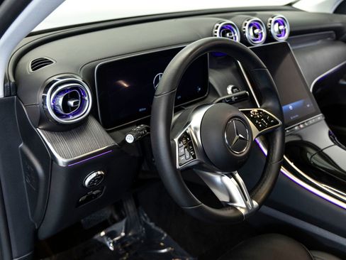 Used 2023 Mercedes-Benz GLC 300 4MATIC image 16