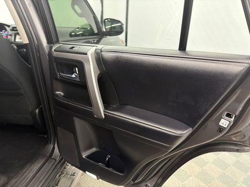 Used 2016 Toyota 4Runner SR5 RWD image 17