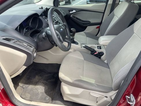 Used 2013 Ford Focus SE FWD image 9