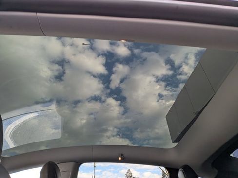 Used 2021 Tesla Model Y Performance image 20