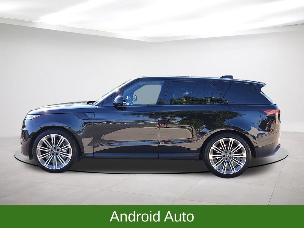 Used 2024 Land Rover Range Rover Sport SE AWD/4WD image 4