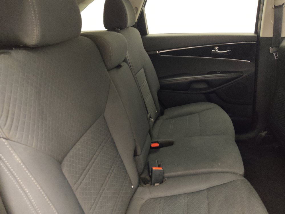 Used 2018 Kia Sorento AWD image 19