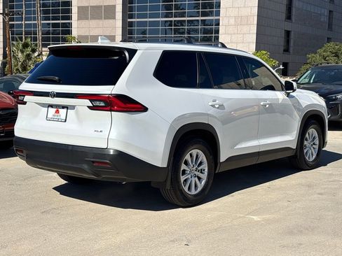 Used 2024 Toyota Grand Highlander XLE image 4