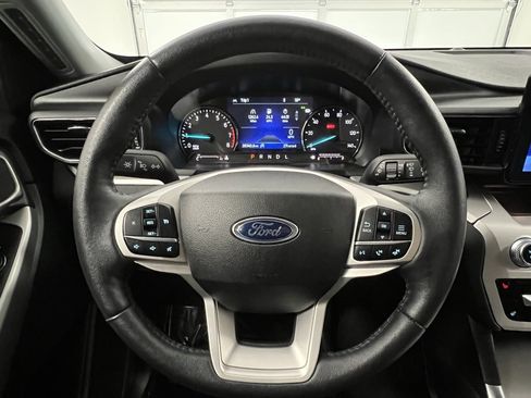 Used 2024 Ford Explorer XLT w/ Equipment Group 202A image 27