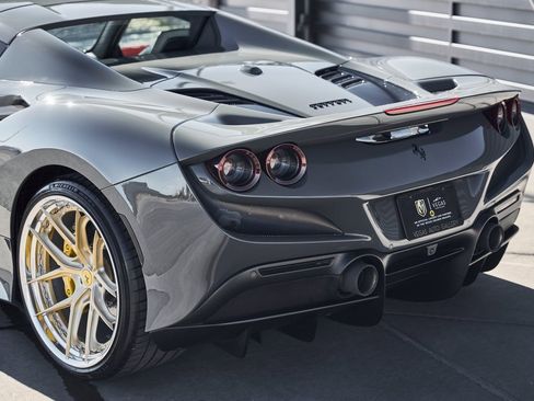 Used 2022 Ferrari F8 Tributo image 10