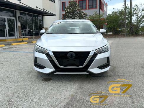 Used 2022 Nissan Sentra SV FWD image 2