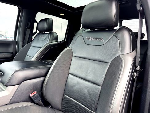 Used 2019 Ford F150 Raptor w/ Equipment Group 802A Luxury AWD/4WD image 13