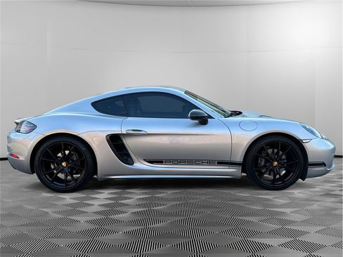 Used 2017 Porsche 718 Cayman RWD image 7