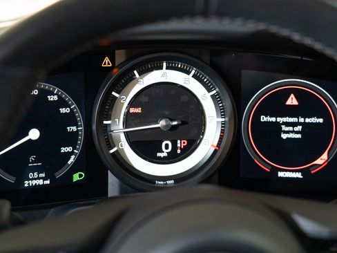 Certified 2024 Porsche 911 Carrera RWD image 19