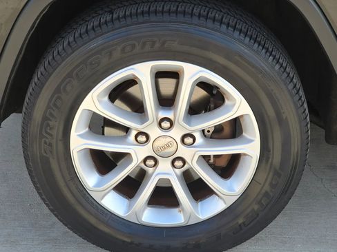 Used 2014 Jeep Grand Cherokee Laredo w/ Security & Convenience Group image 29