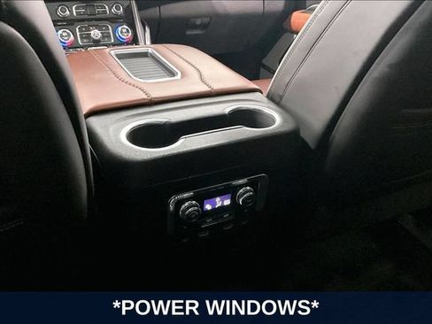 Used 2024 GMC Yukon XL Denali Ultimate AWD/4WD image 13