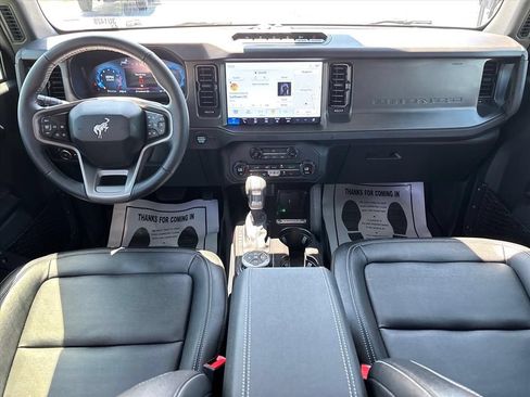 Used 2025 Ford Bronco Badlands w/ Black Appearance Package AWD/4WD image 19
