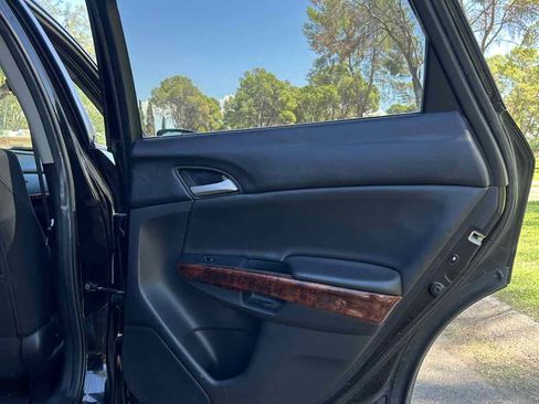 Used 2012 Honda Crosstour EX image 25