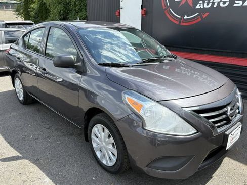 Used 2015 Nissan Versa S FWD image 5