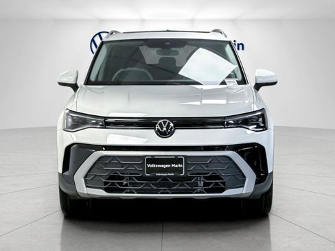 New 2026 Volkswagen Taos SE image 8
