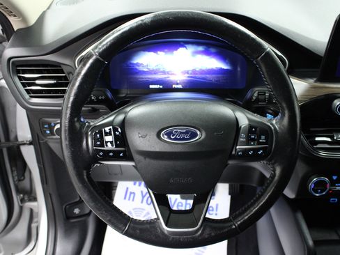 Used 2020 Ford Escape Titanium image 17