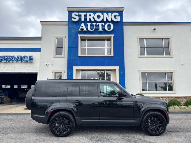 Used 2023 Land Rover Defender 130 SE AWD/4WD image 18
