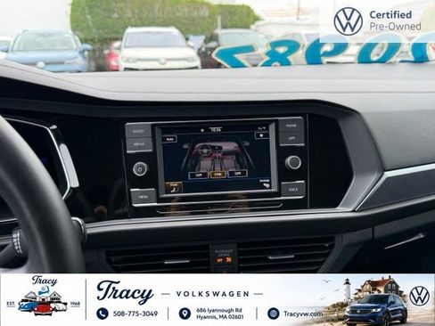 Certified 2023 Volkswagen Jetta SE FWD image 14
