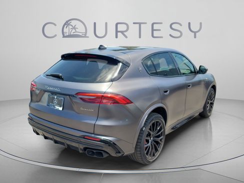 Used 2025 Maserati Grecale Trofeo AWD/4WD image 3
